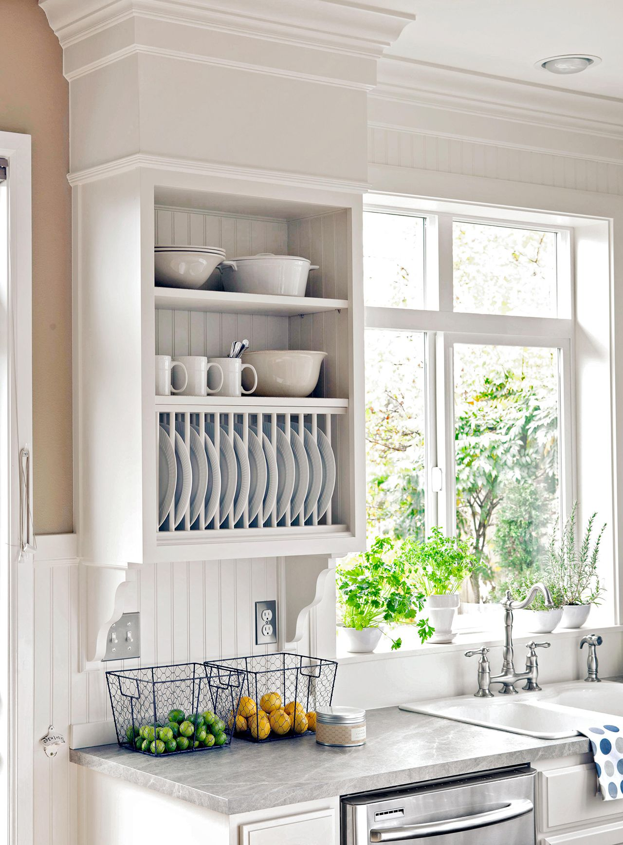 cleanup zone dish storage